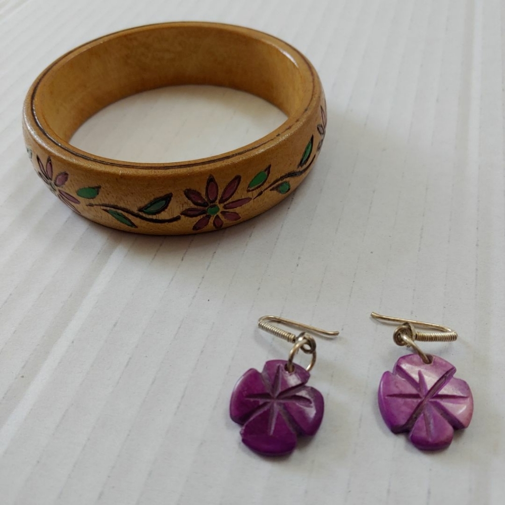 Vintage 70's Wooden Bangle & Cuban Earrings